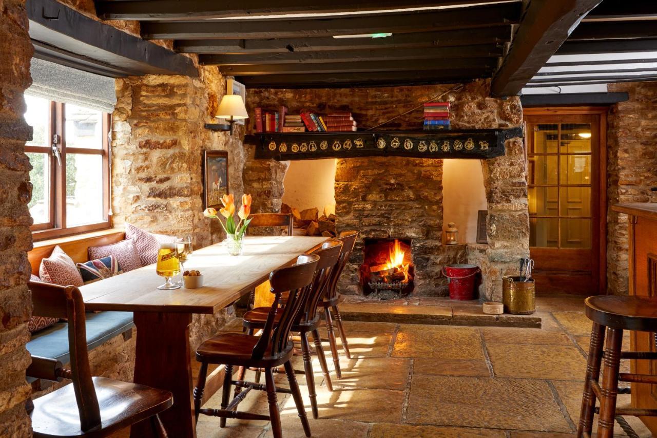 The Crown Inn, Church Enstone 치핑노턴 외부 사진